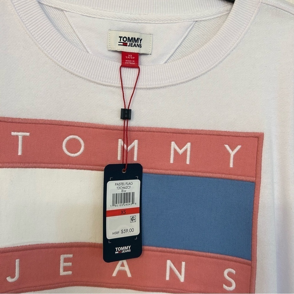 Tommy Hilfiger Women's Classic Crewneck Sweatshirt - Picture 4 of 6